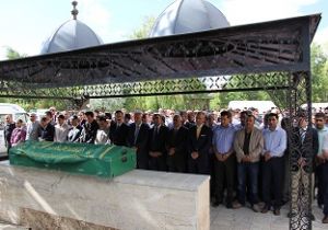 Kaya son yolculuğuna uğurlandı